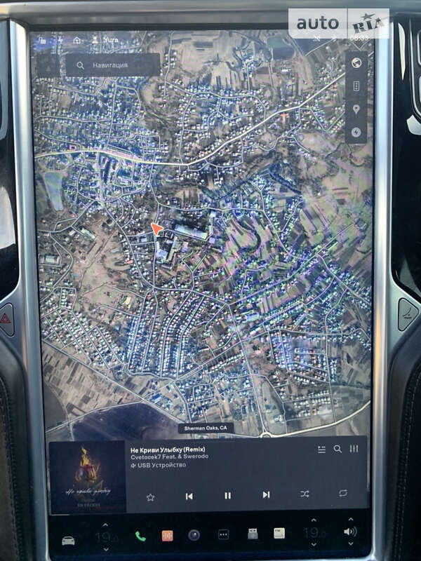 Ліфтбек Tesla Model S 2015 в Івано-Франківську