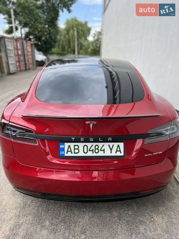 Лифтбек Tesla Model S 2019 в Виннице