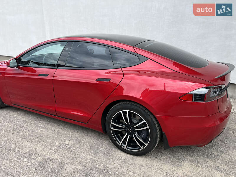 Лифтбек Tesla Model S 2019 в Виннице