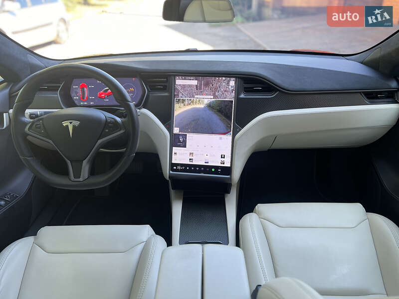 Лифтбек Tesla Model S 2019 в Виннице