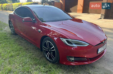 Лифтбек Tesla Model S 2019 в Виннице