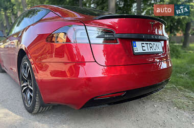 Лифтбек Tesla Model S 2019 в Виннице