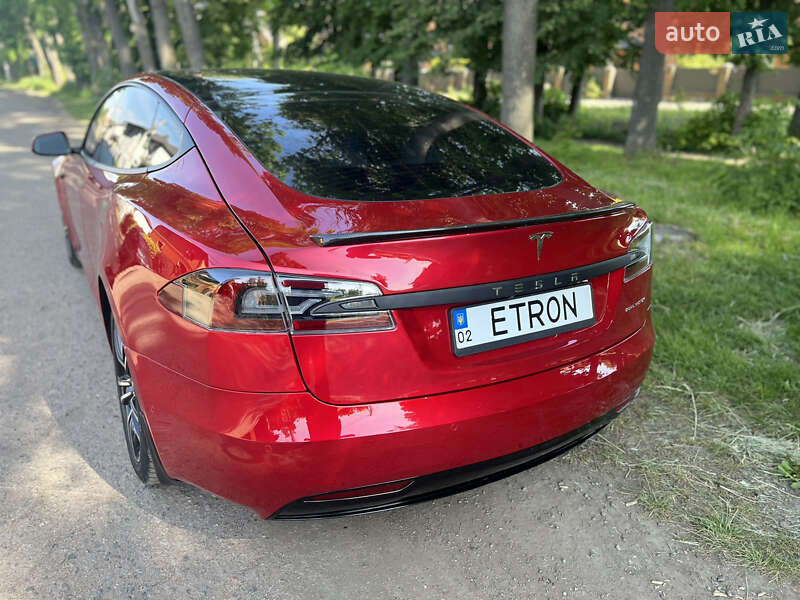 Лифтбек Tesla Model S 2019 в Виннице
