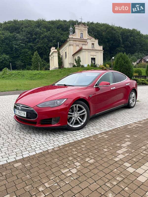Ліфтбек Tesla Model S 2013 в Львові