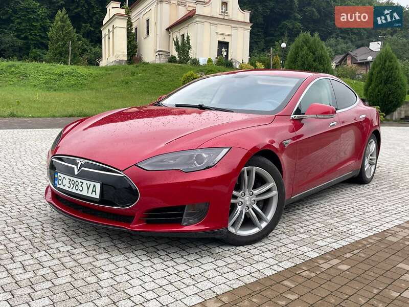 Ліфтбек Tesla Model S 2013 в Львові