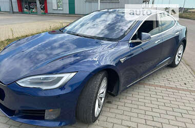 Ліфтбек Tesla Model S 2017 в Хусті