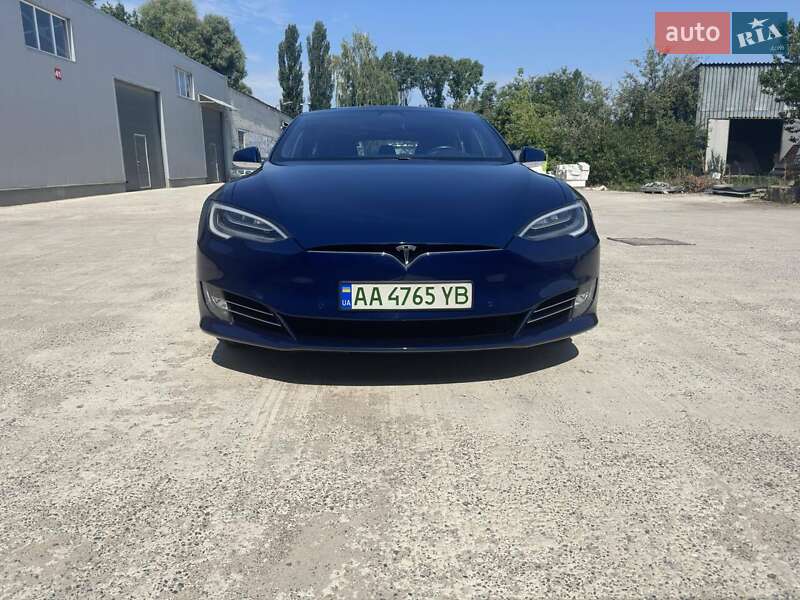 Лифтбек Tesla Model S 2017 в 