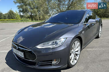 Лифтбек Tesla Model S 2015 в Бородянке