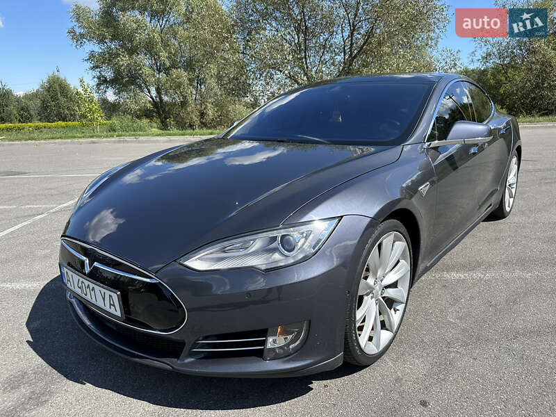 Лифтбек Tesla Model S 2015 в Бородянке