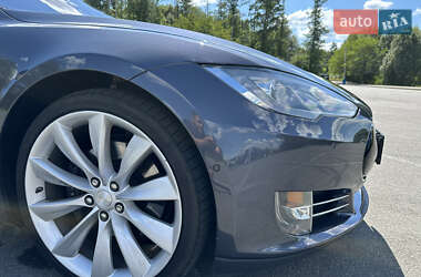Лифтбек Tesla Model S 2015 в Бородянке