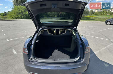 Лифтбек Tesla Model S 2015 в Бородянке