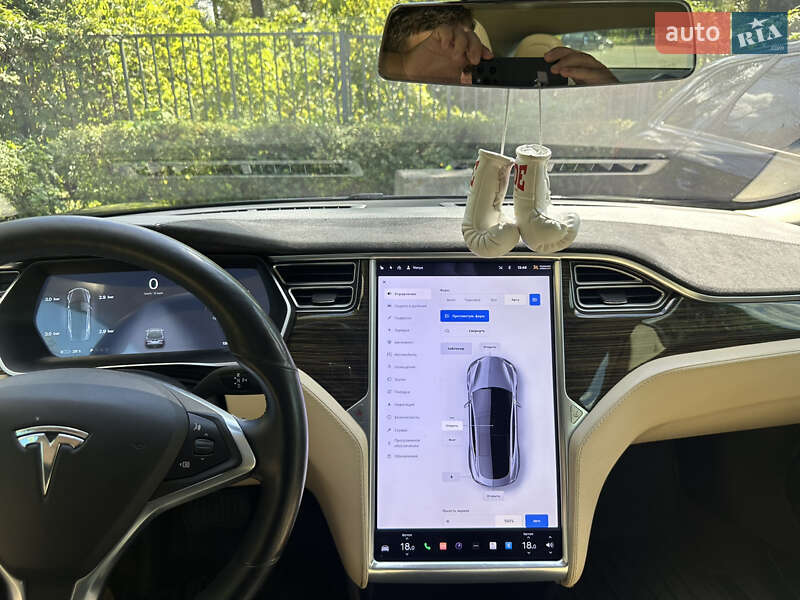 Лифтбек Tesla Model S 2015 в Бородянке