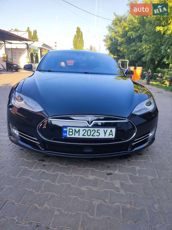 Лифтбек Tesla Model S 2015 в Сумах