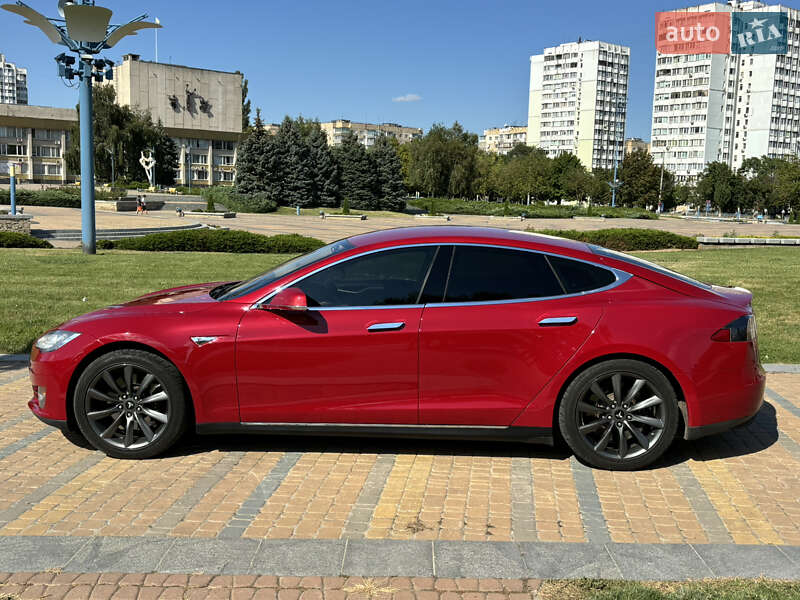 Ліфтбек Tesla Model S 2013 в Одесі