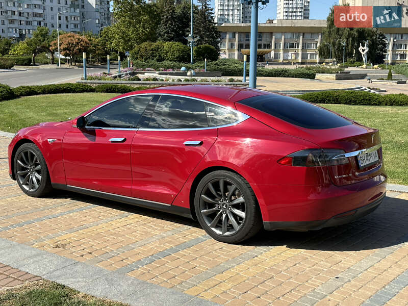 Ліфтбек Tesla Model S 2013 в Одесі