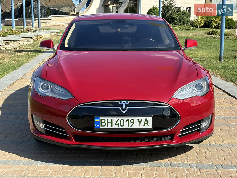 Ліфтбек Tesla Model S 2013 в Одесі