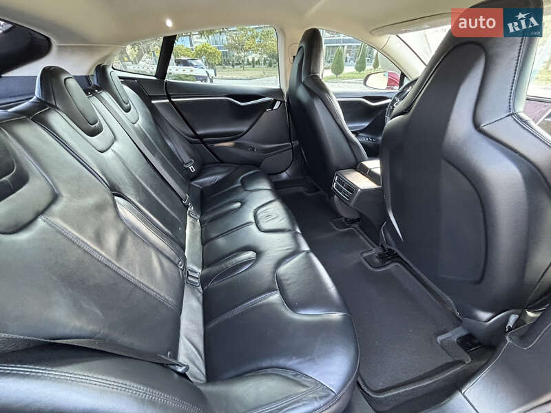 Ліфтбек Tesla Model S 2013 в Одесі