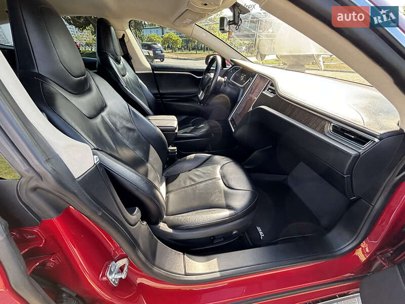 Ліфтбек Tesla Model S 2013 в Одесі
