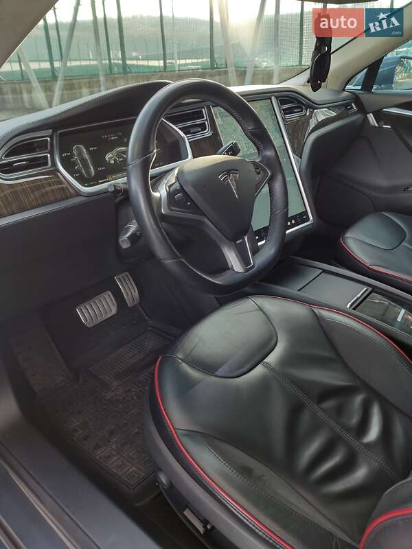 Лифтбек Tesla Model S 2014 в Львове