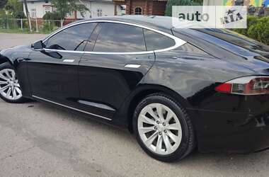 Ліфтбек Tesla Model S 2018 в Косові