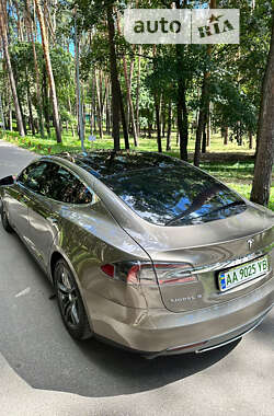 Ліфтбек Tesla Model S 2016 в Києві