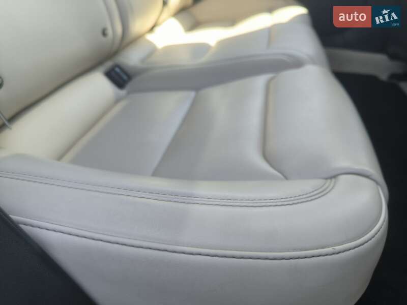 Ліфтбек Tesla Model S 2017 в Львові