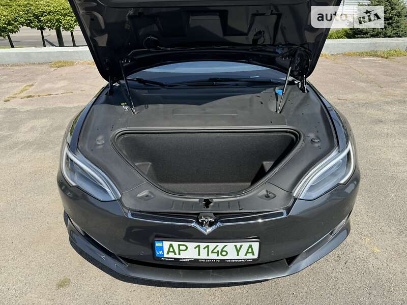 Ліфтбек Tesla Model S 2017 в Дніпрі фото 31 Ліфтбек Tesla Model S 2017 в Дніпрі