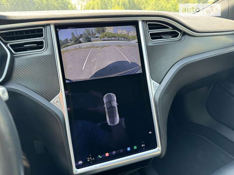 Ліфтбек Tesla Model S 2017 в Дніпрі фото 37 Ліфтбек Tesla Model S 2017 в Дніпрі