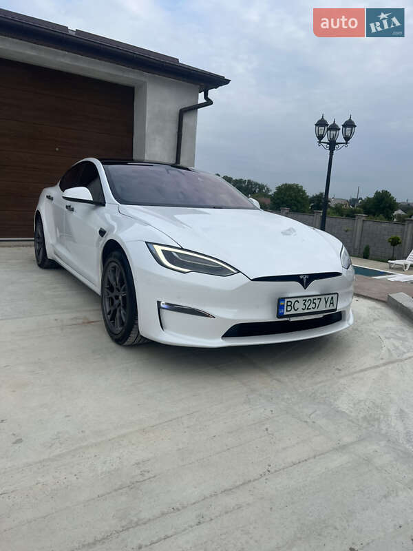 Лифтбек Tesla Model S 2021 в Золочеве