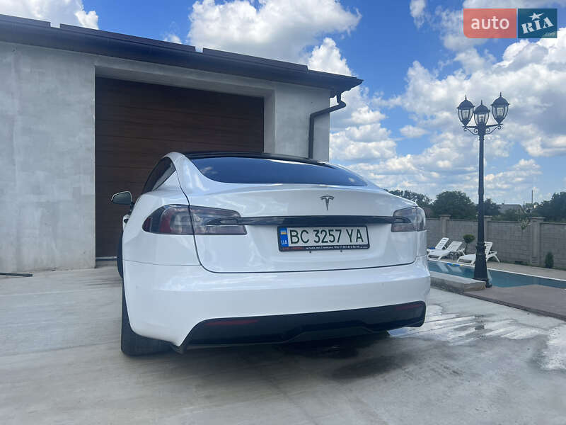 Лифтбек Tesla Model S 2021 в Золочеве