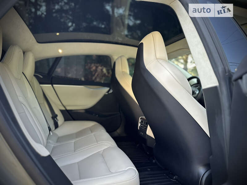 Лифтбек Tesla Model S 2017 в Киеве фото 45 Лифтбек Tesla Model S 2017 в Киеве