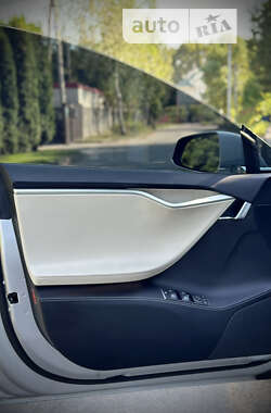 Ліфтбек Tesla Model S 2017 в 