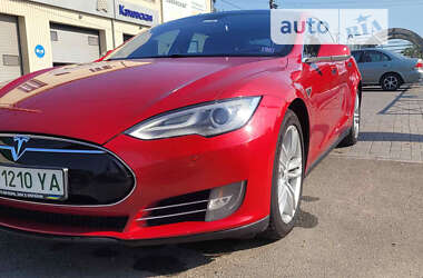 Лифтбек Tesla Model S 2013 в 