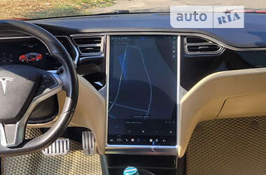 Лифтбек Tesla Model S 2013 в 