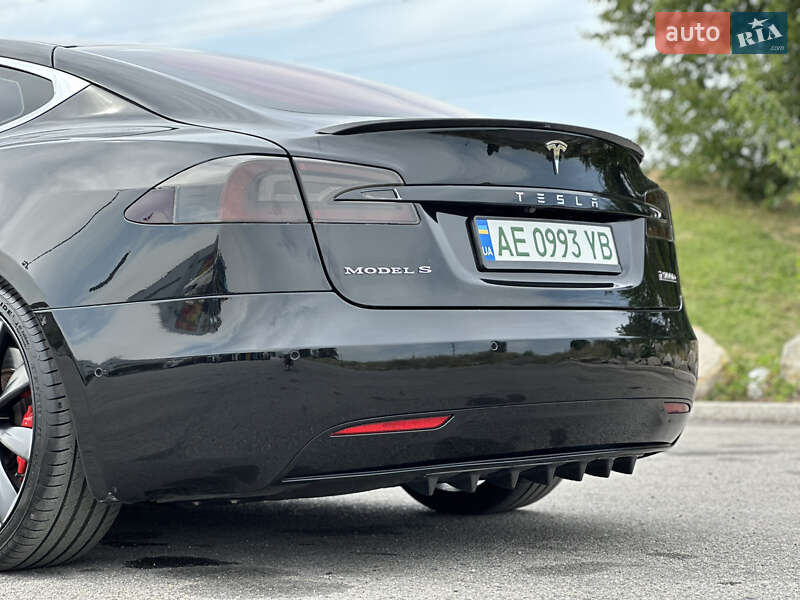 Лифтбек Tesla Model S 2017 в Днепре
