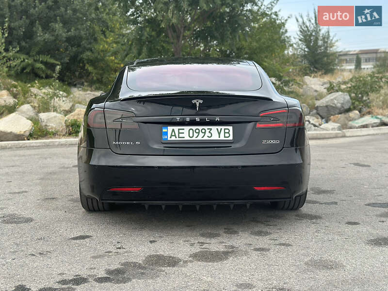 Лифтбек Tesla Model S 2017 в Днепре