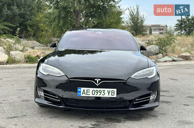 Лифтбек Tesla Model S 2017 в Днепре