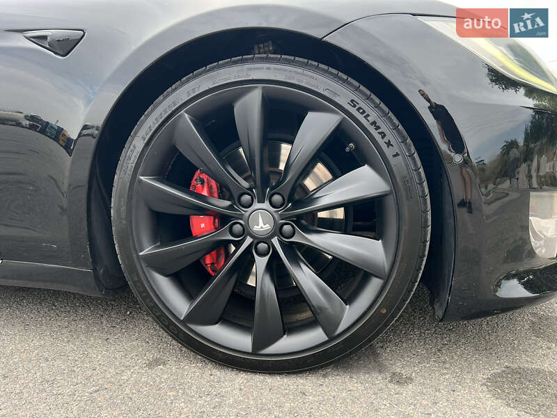 Лифтбек Tesla Model S 2017 в Днепре