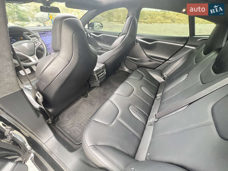 Лифтбек Tesla Model S 2017 в Днепре