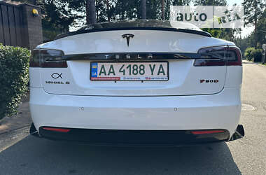 Ліфтбек Tesla Model S 2016 в Києві