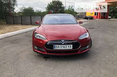 Лифтбек Tesla Model S 2016 в Киеве