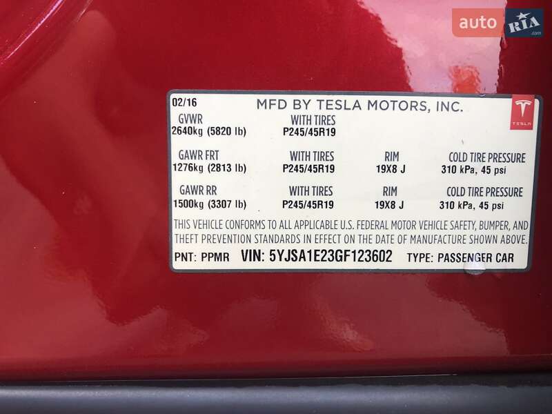 Лифтбек Tesla Model S 2016 в Киеве