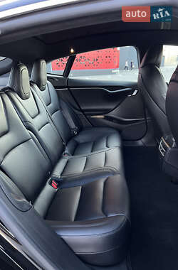 Ліфтбек Tesla Model S 2020 в 