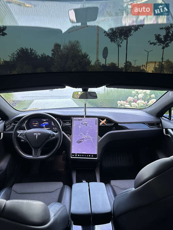 Лифтбек Tesla Model S 2018 в Львове