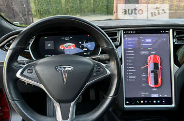 Лифтбек Tesla Model S 2016 в Ровно