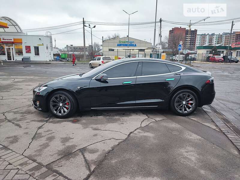 Лифтбек Tesla Model S 2018 в Николаеве