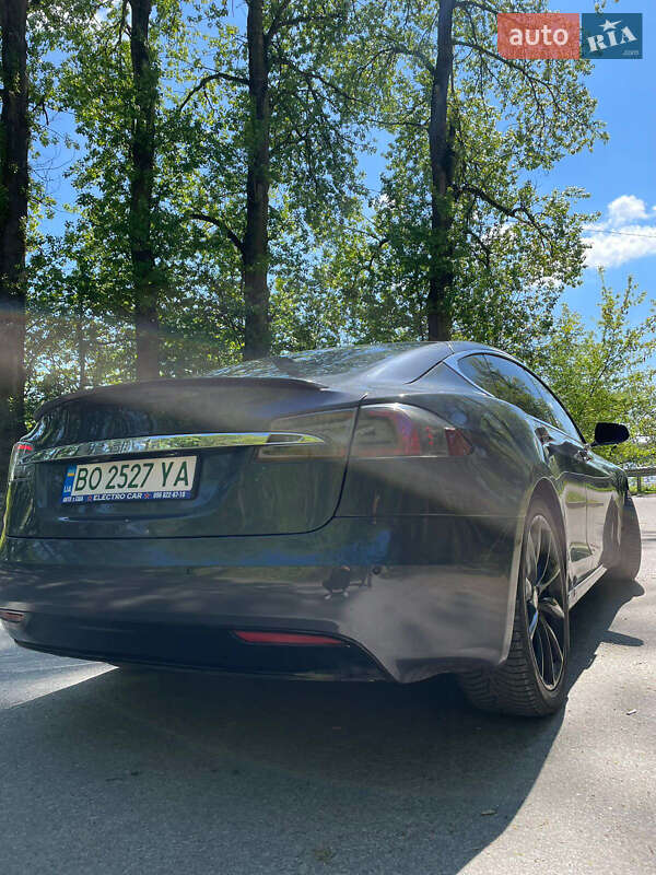 Лифтбек Tesla Model S 2016 в Тернополе