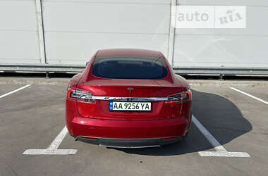 Ліфтбек Tesla Model S 2014 в Києві