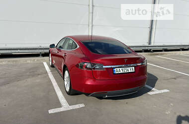 Ліфтбек Tesla Model S 2014 в Києві