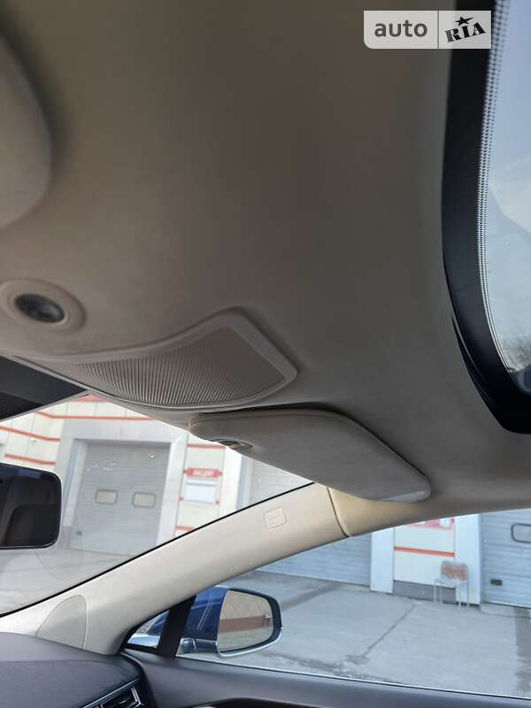 Лифтбек Tesla Model S 2015 в Харькове фото 10 Лифтбек Tesla Model S 2015 в Харькове